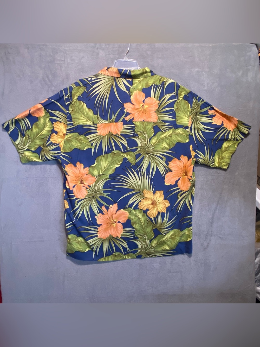Men’s Large Bermuda Bay Short Sleeve Silk Floral Hawaiian Patterned Shirt